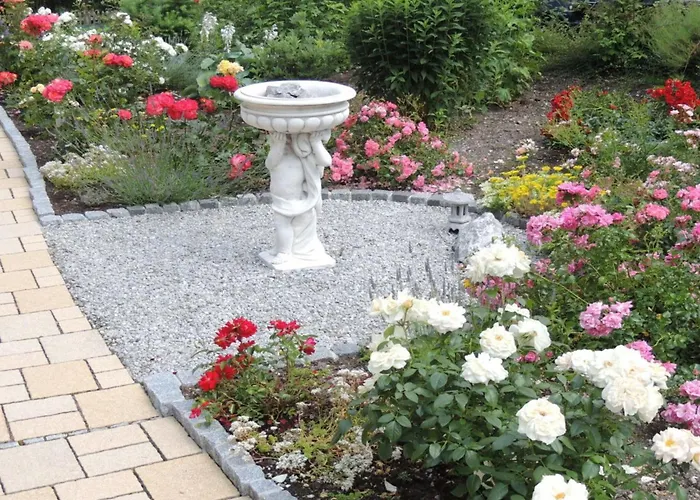 At The Rose Garden Апартаменты